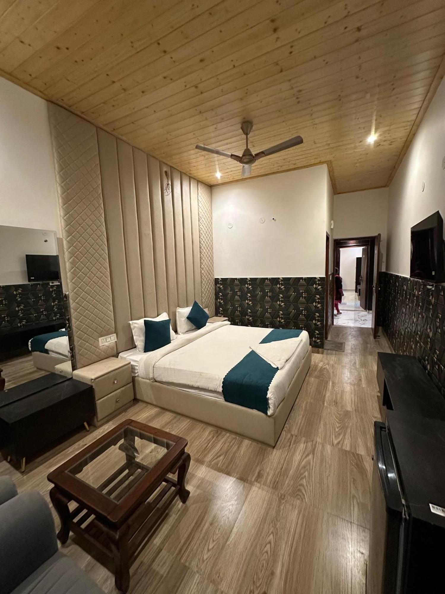 La Casca Experience Hotel Zirakpur Екстериор снимка
